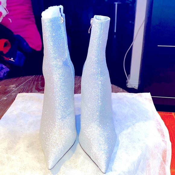 BOOTS - Picture 1 of 5